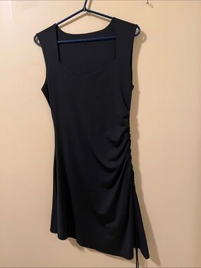 Black dress. Sleeveless, asymmetrical Ruched Side. Women's large.